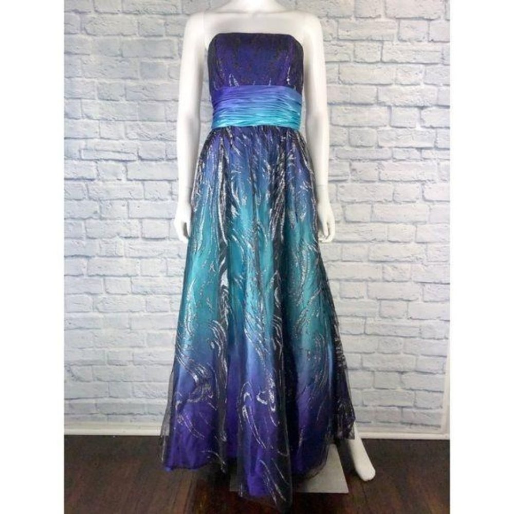 DAVID’S BRIDAL Strapless Ombre Glitter Prom Dress